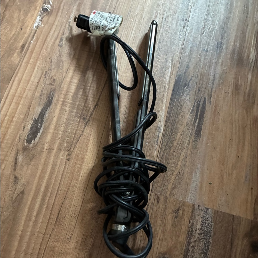 Black Metal Hair Straightener / Flat Iron
